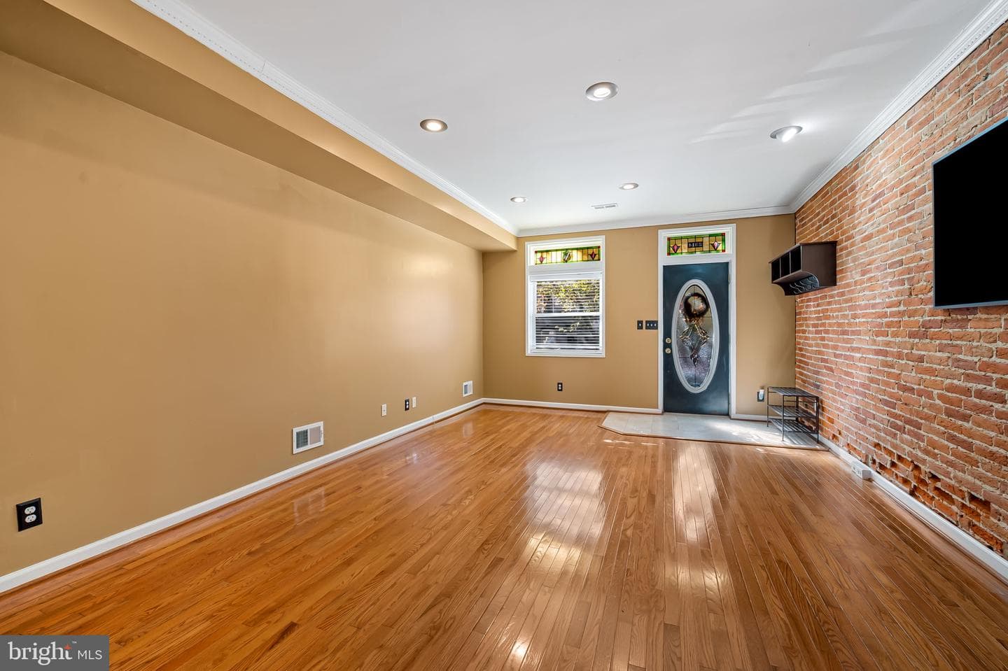 2314 Fleet Street photo 5