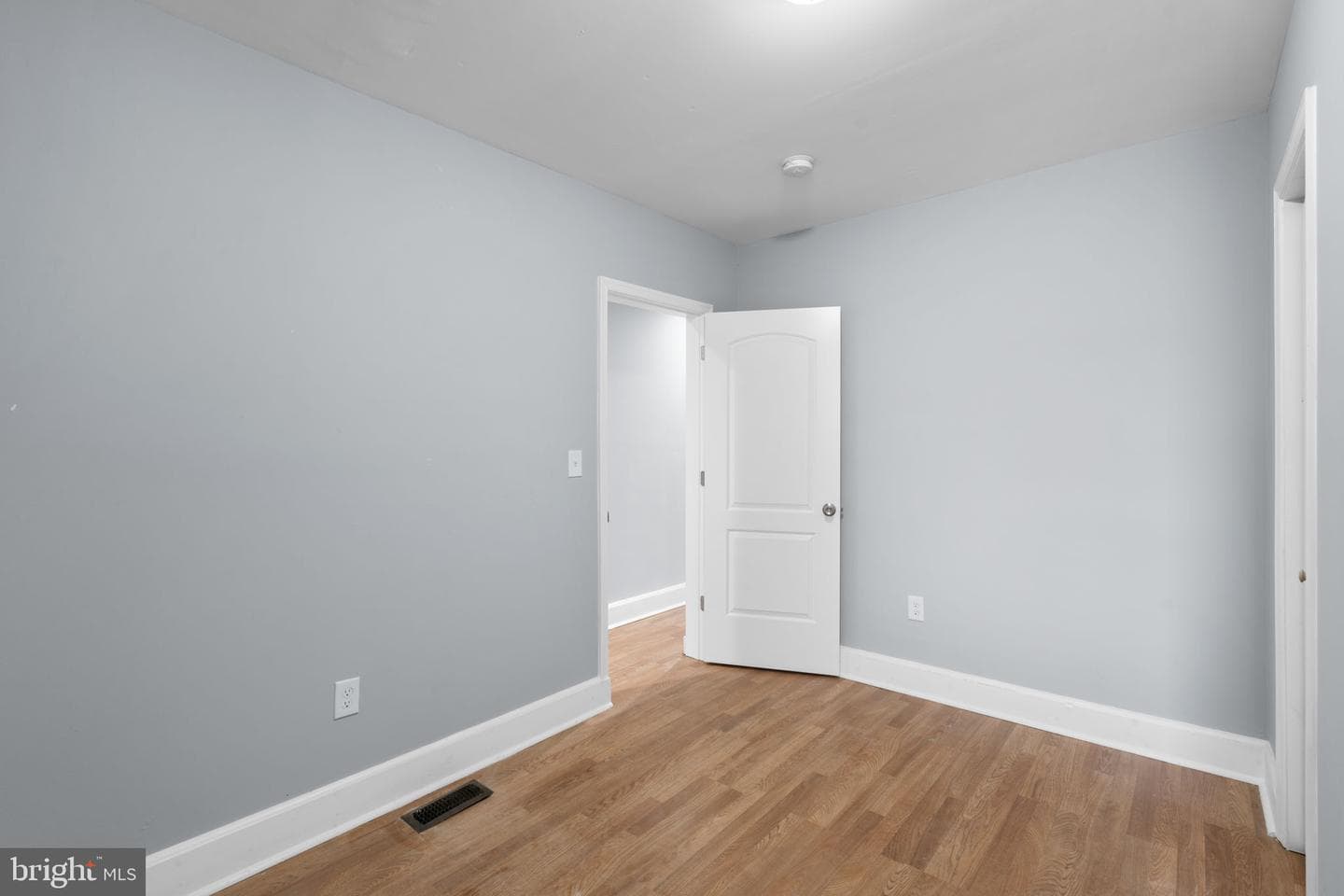 1217 E Oliver Street photo 22