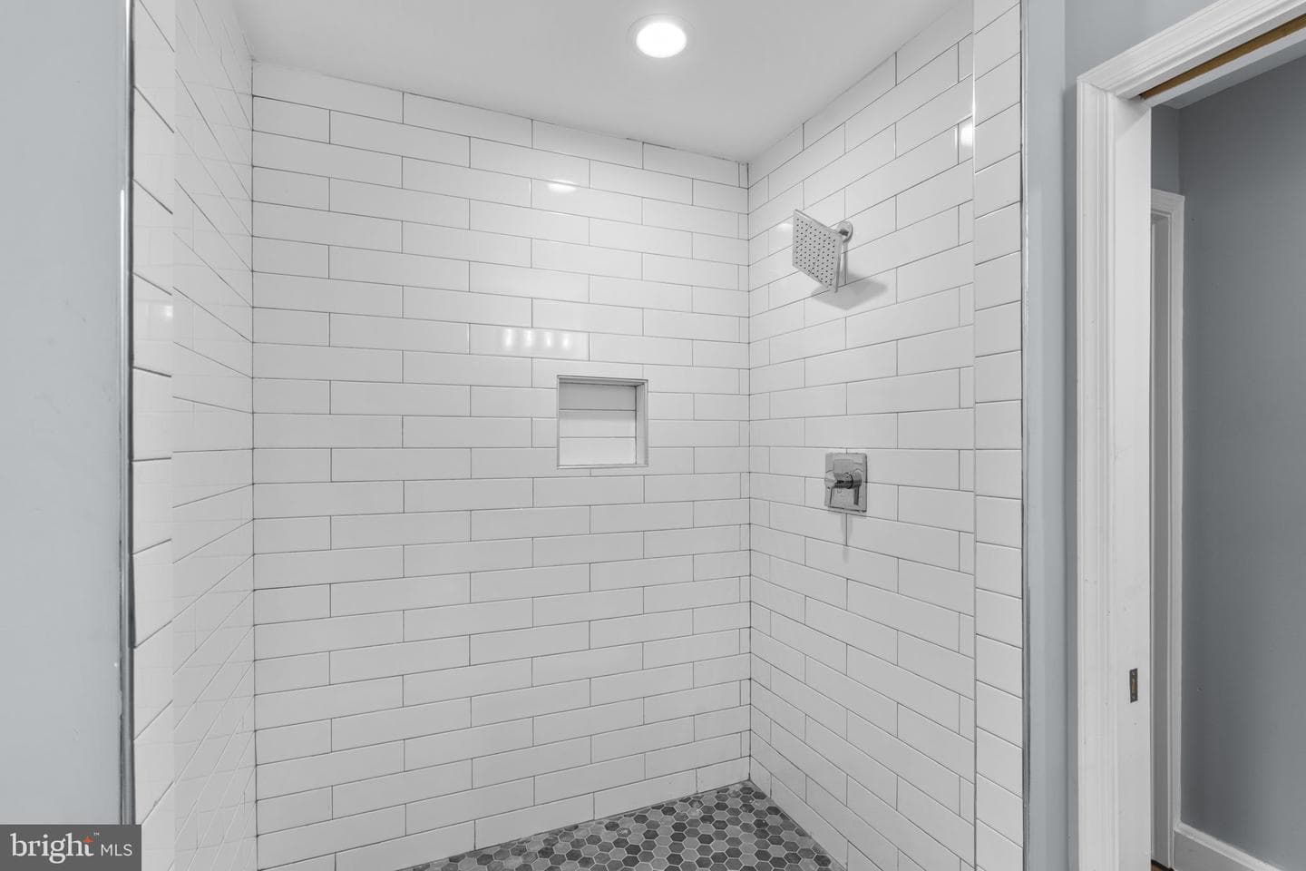 1217 E Oliver Street photo 25