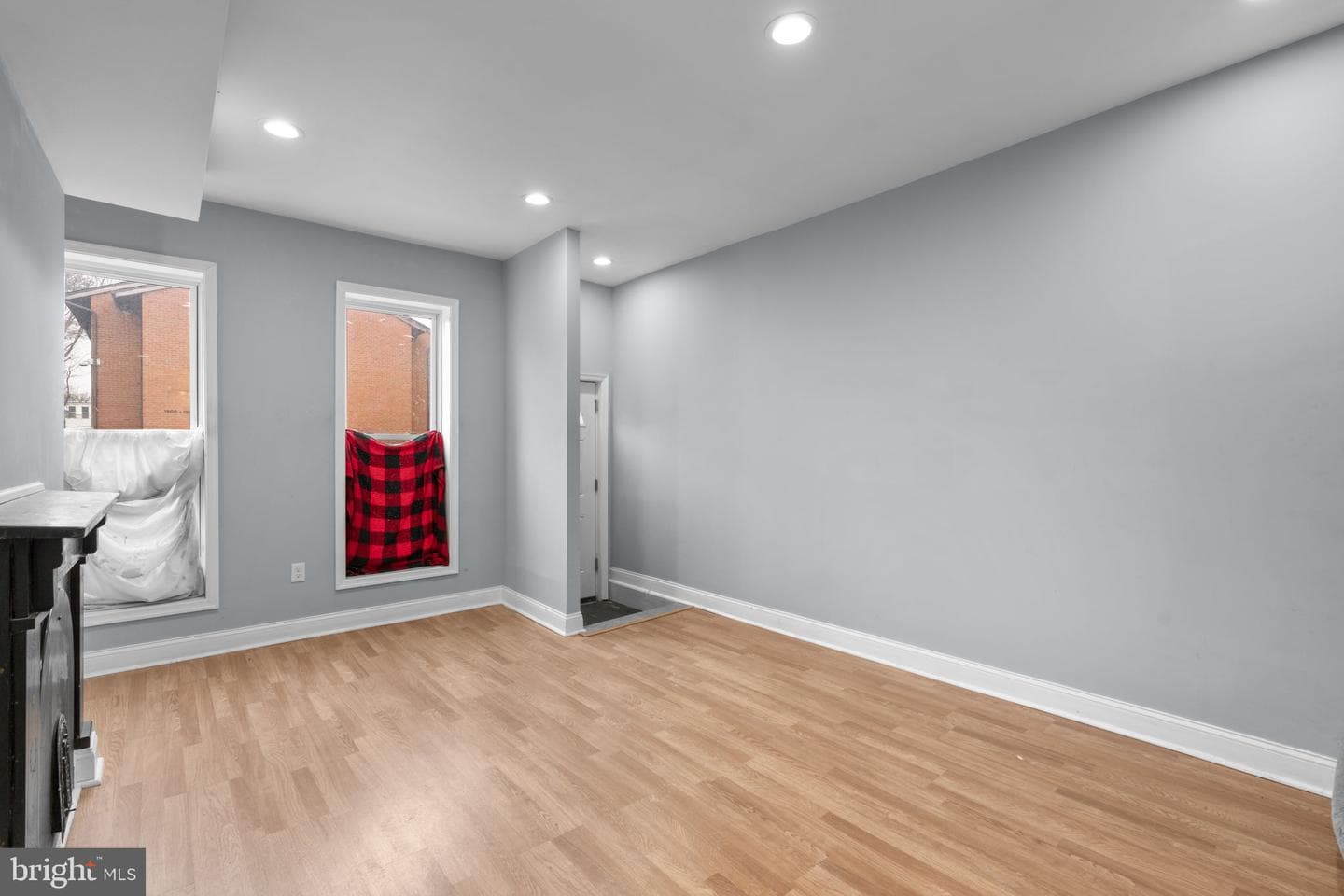 1217 E Oliver Street photo 5