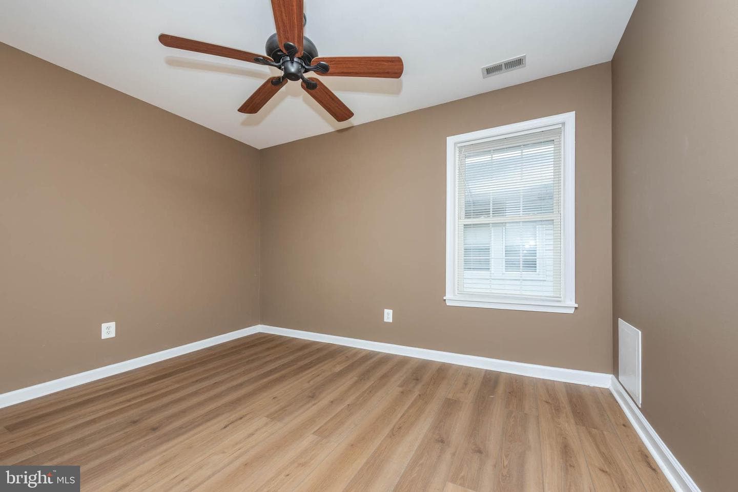 4021 Barrington Road photo 22