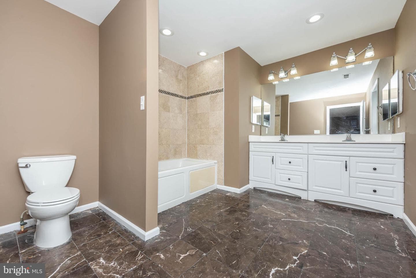 4021 Barrington Road photo 30