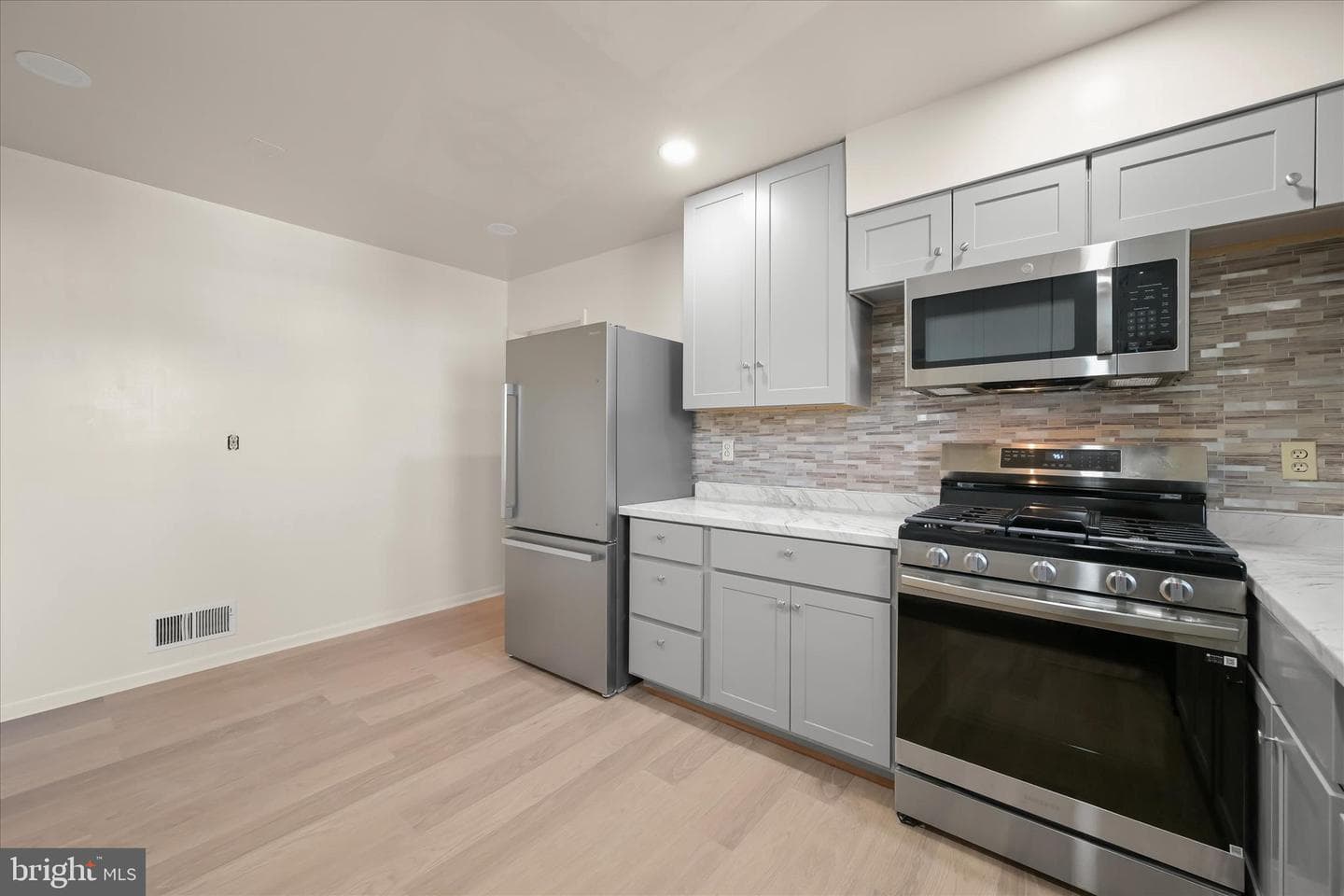 3619 Glengyle Avenue #8c photo 23