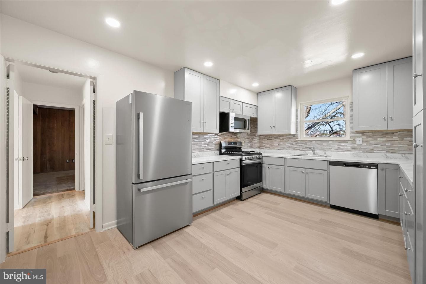 3619 Glengyle Avenue #8c photo 25