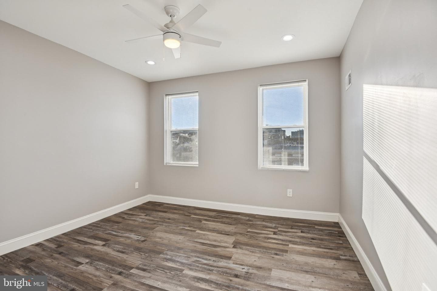 805 N Patterson Park Avenue photo 32