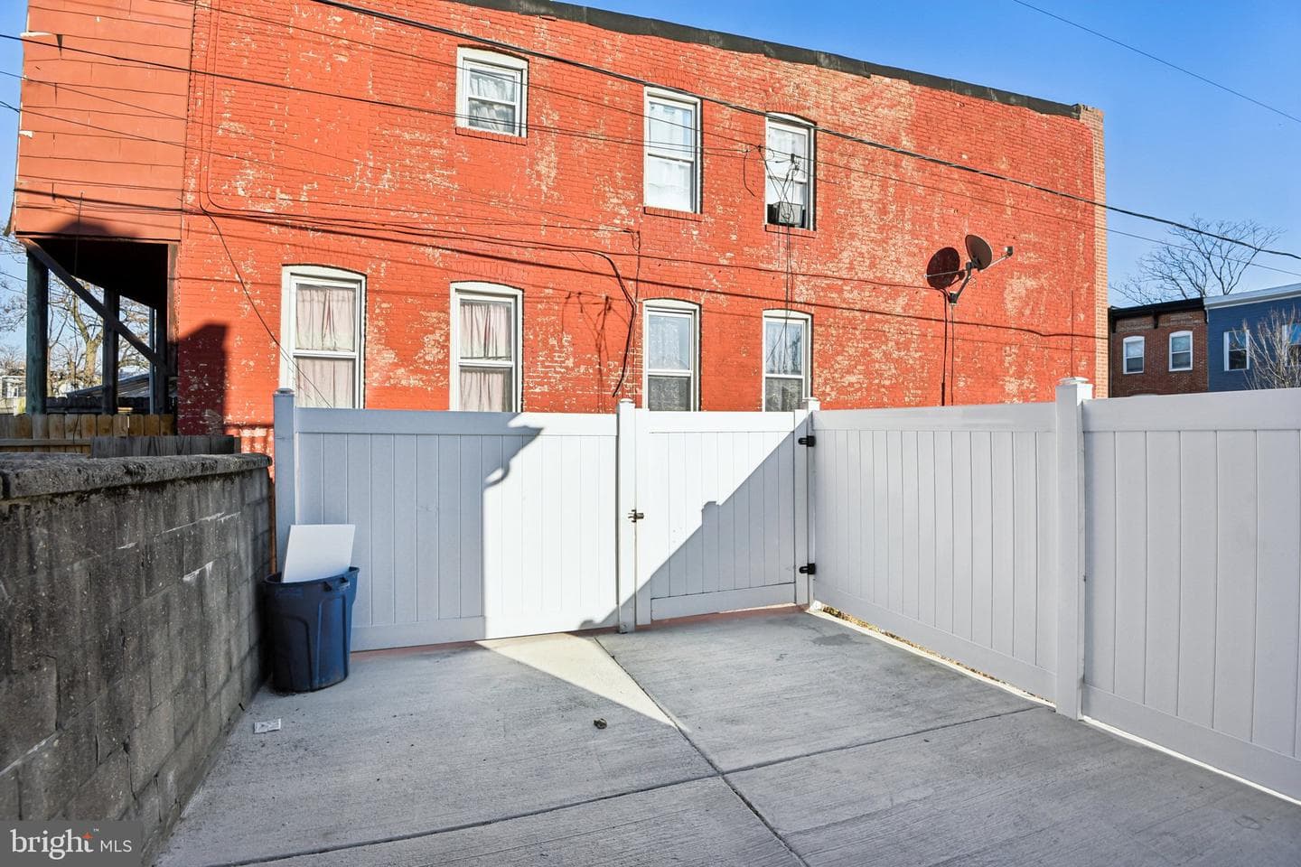 805 N Patterson Park Avenue photo 38