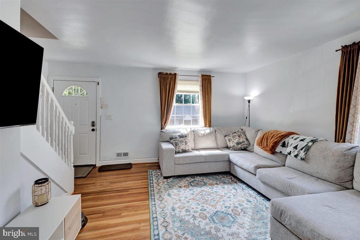 6008 Alta Avenue photo 5
