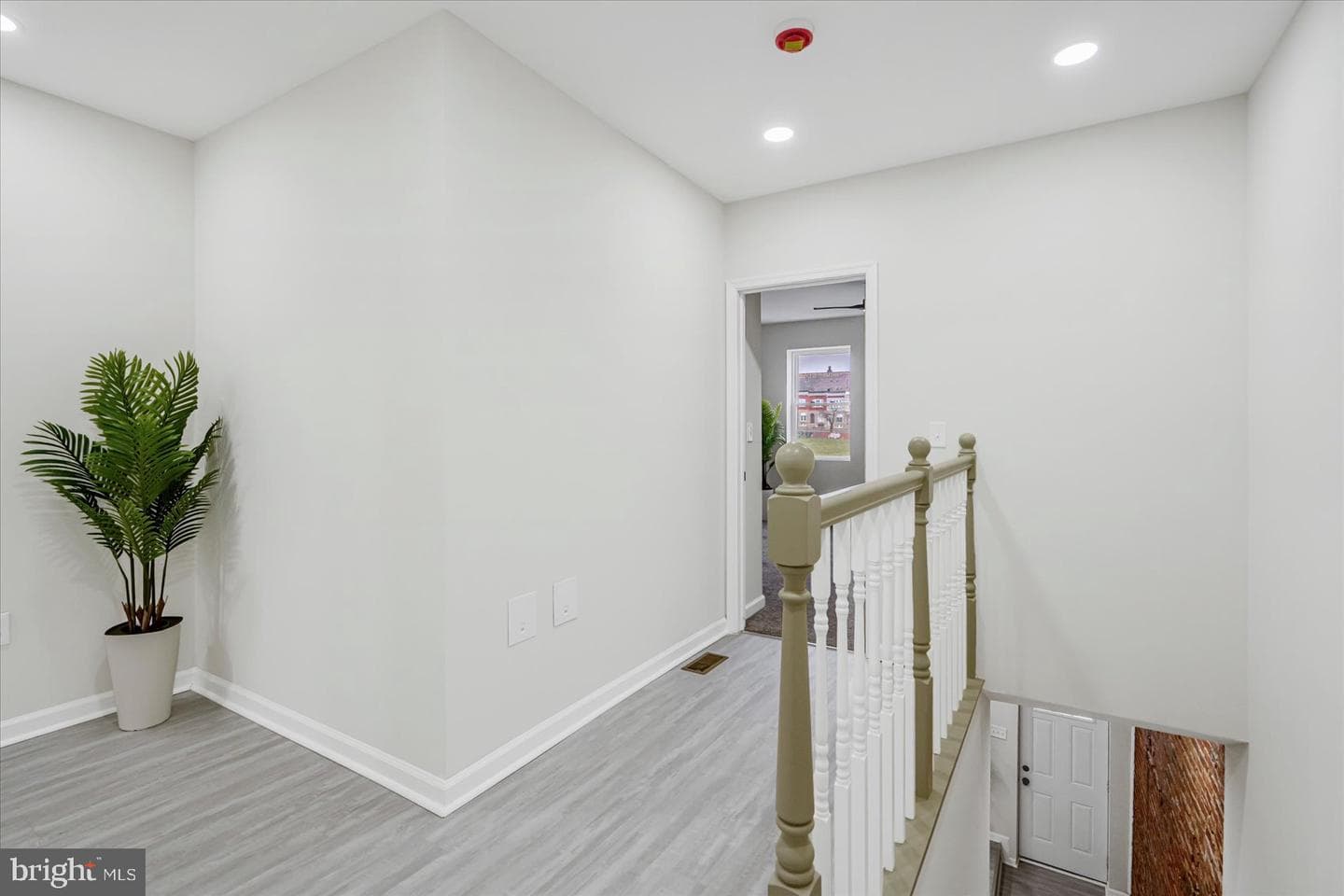 1743 E Federal Street photo 16