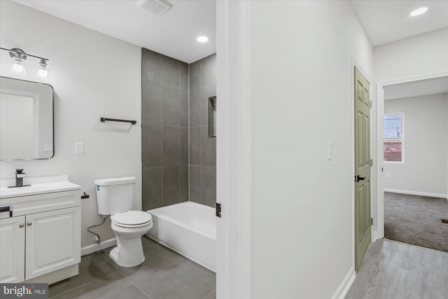 1743 E Federal Street photo 21
