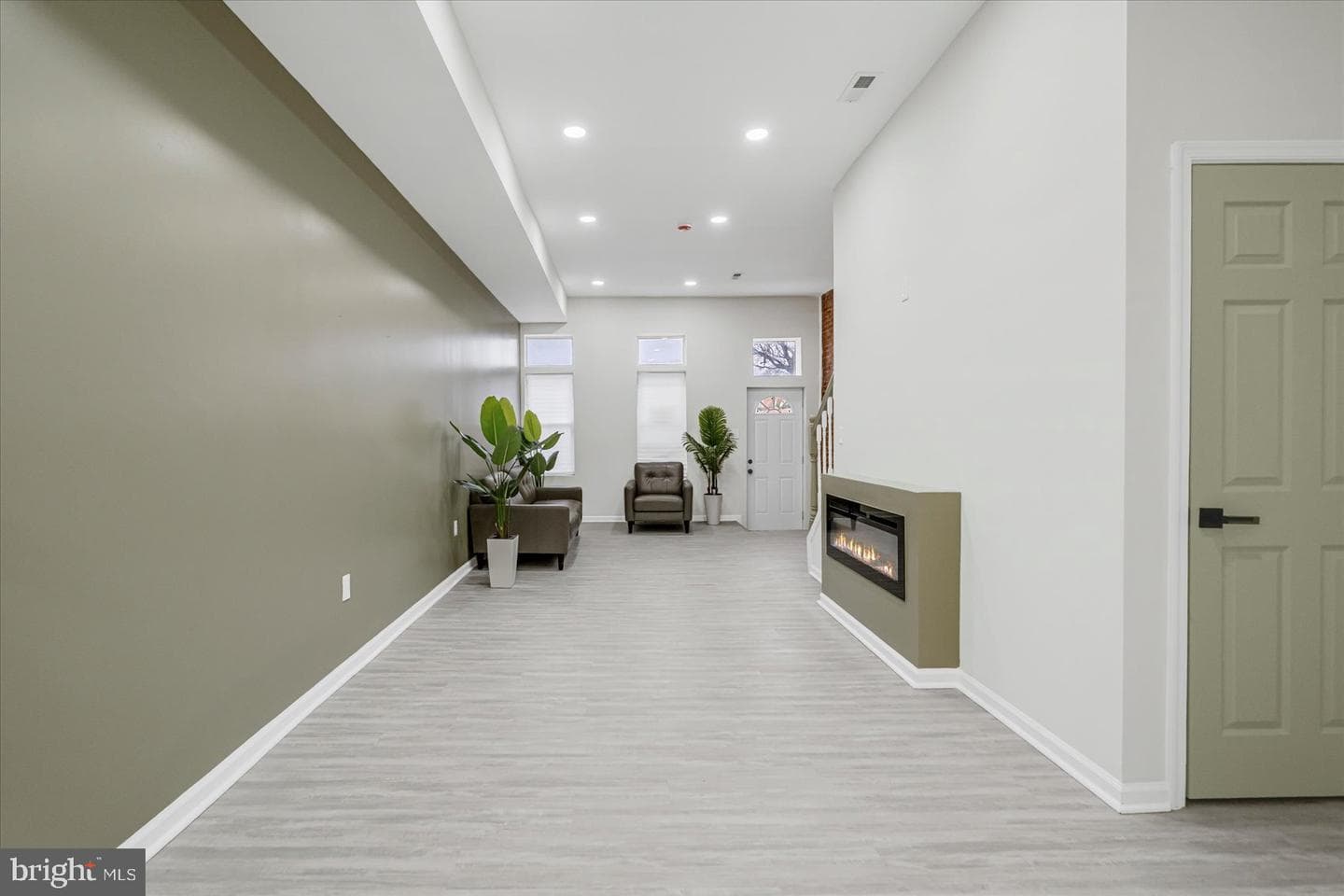 1743 E Federal Street photo 8