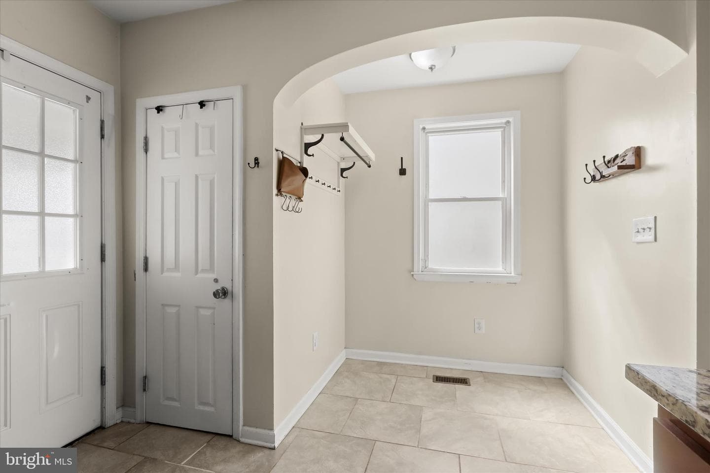 2207 Woodbourne Avenue photo 23