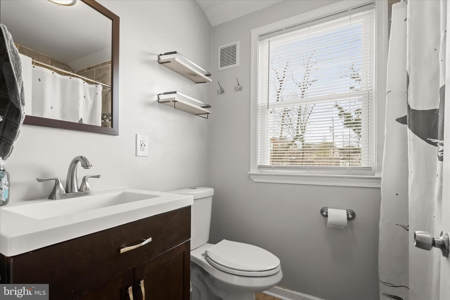 2207 Woodbourne Avenue photo 35