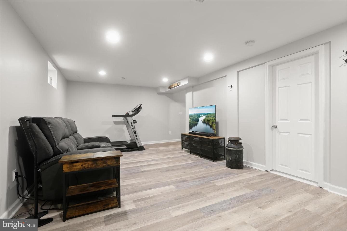 2207 Woodbourne Avenue photo 39