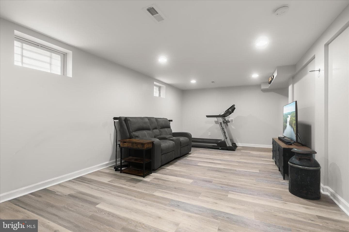 2207 Woodbourne Avenue photo 40