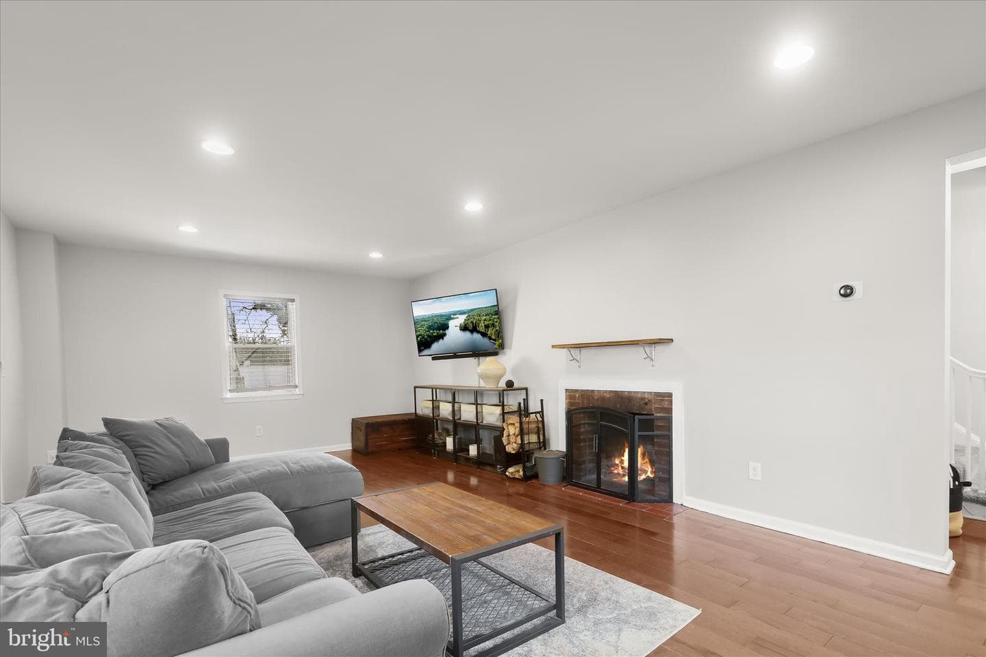 2207 Woodbourne Avenue photo 5