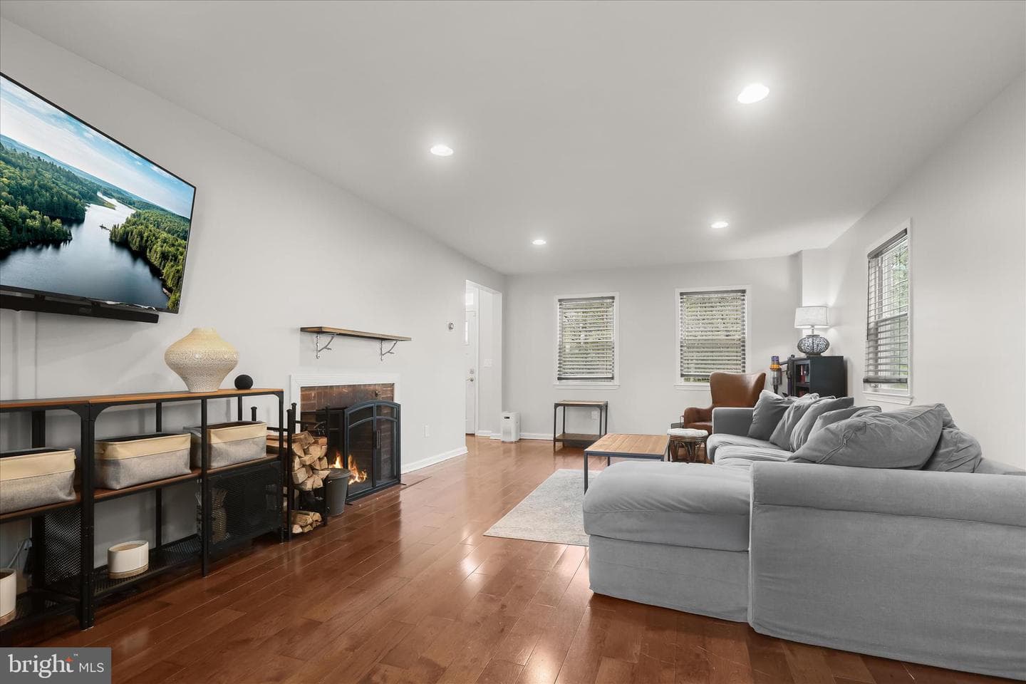 2207 Woodbourne Avenue photo 9