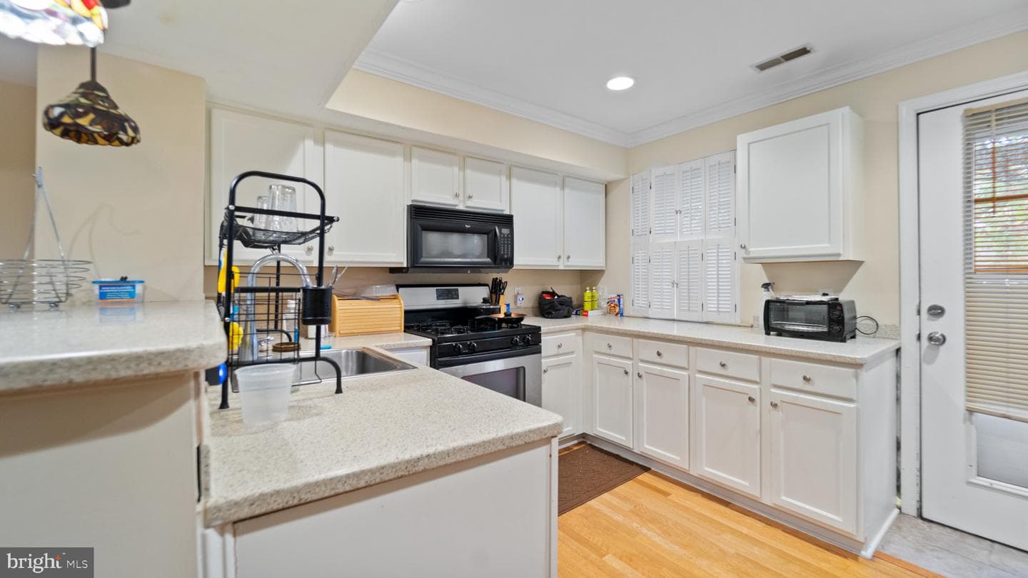628 Scott Street photo 10