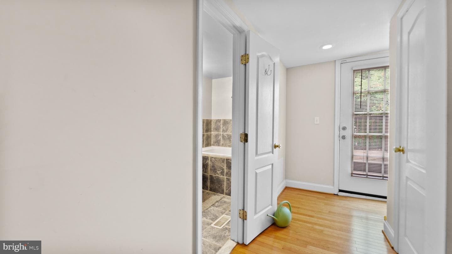 628 Scott Street photo 24