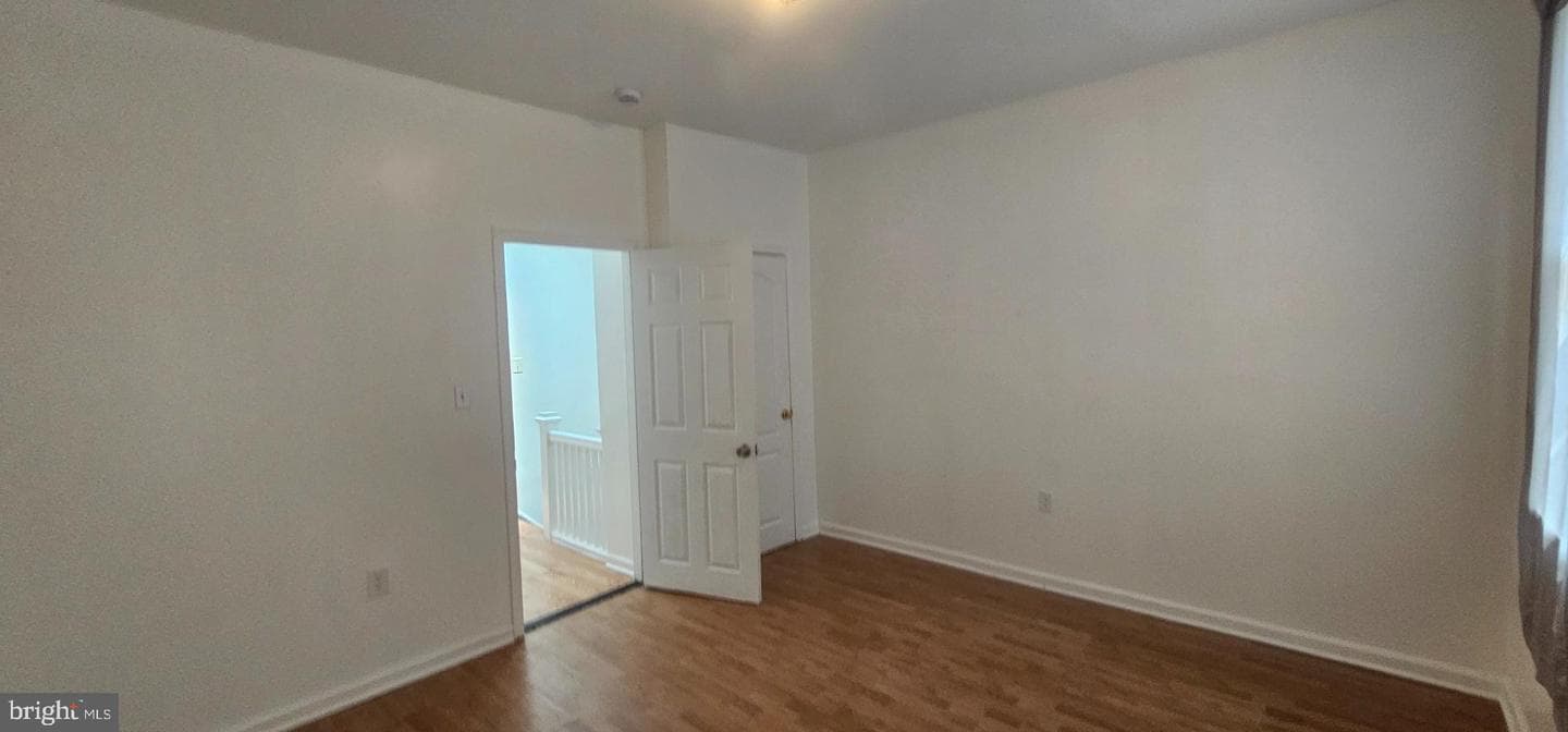 2548 Oswego Avenue photo 19
