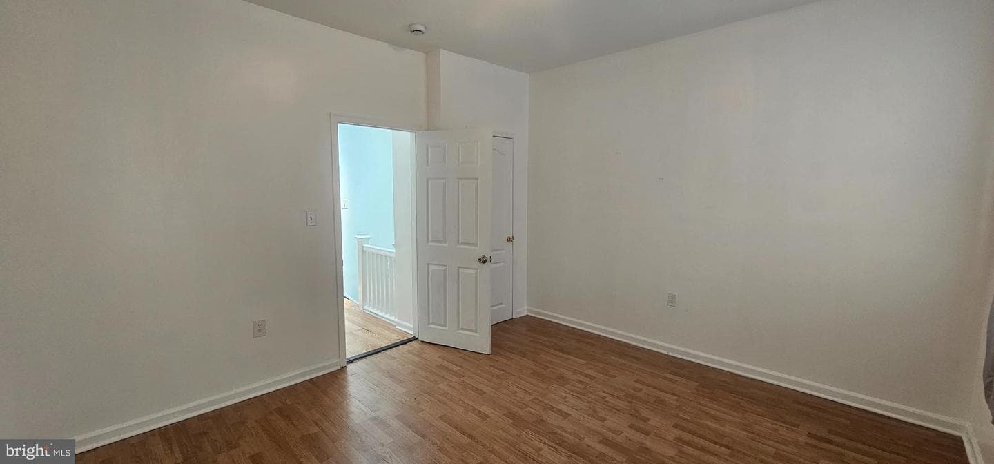 2548 Oswego Avenue photo 20