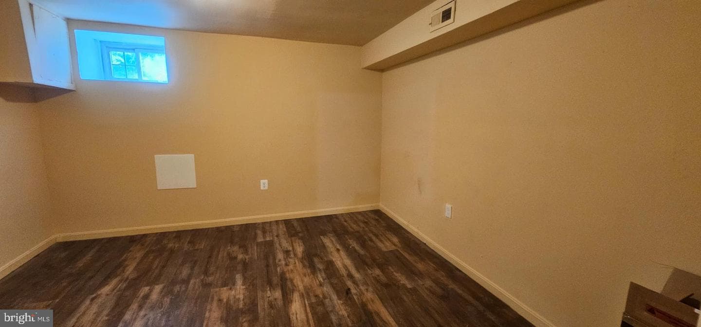 2548 Oswego Avenue photo 22