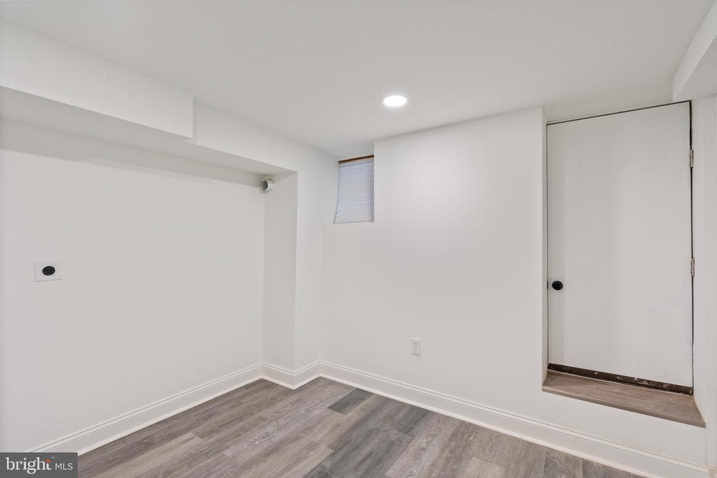 1352 Andre Street photo 17