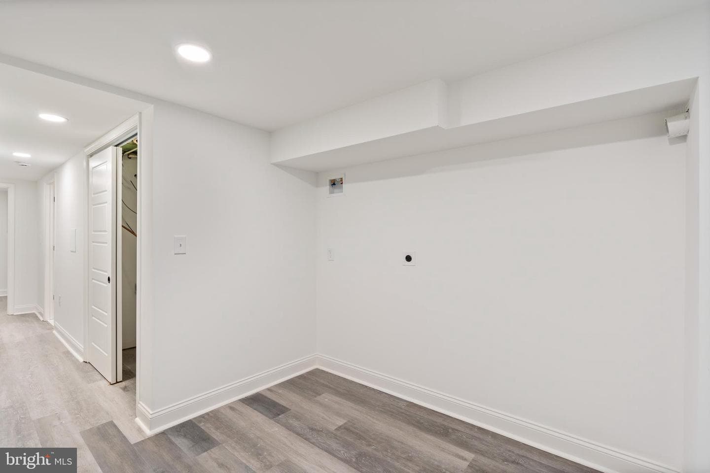 1352 Andre Street photo 19