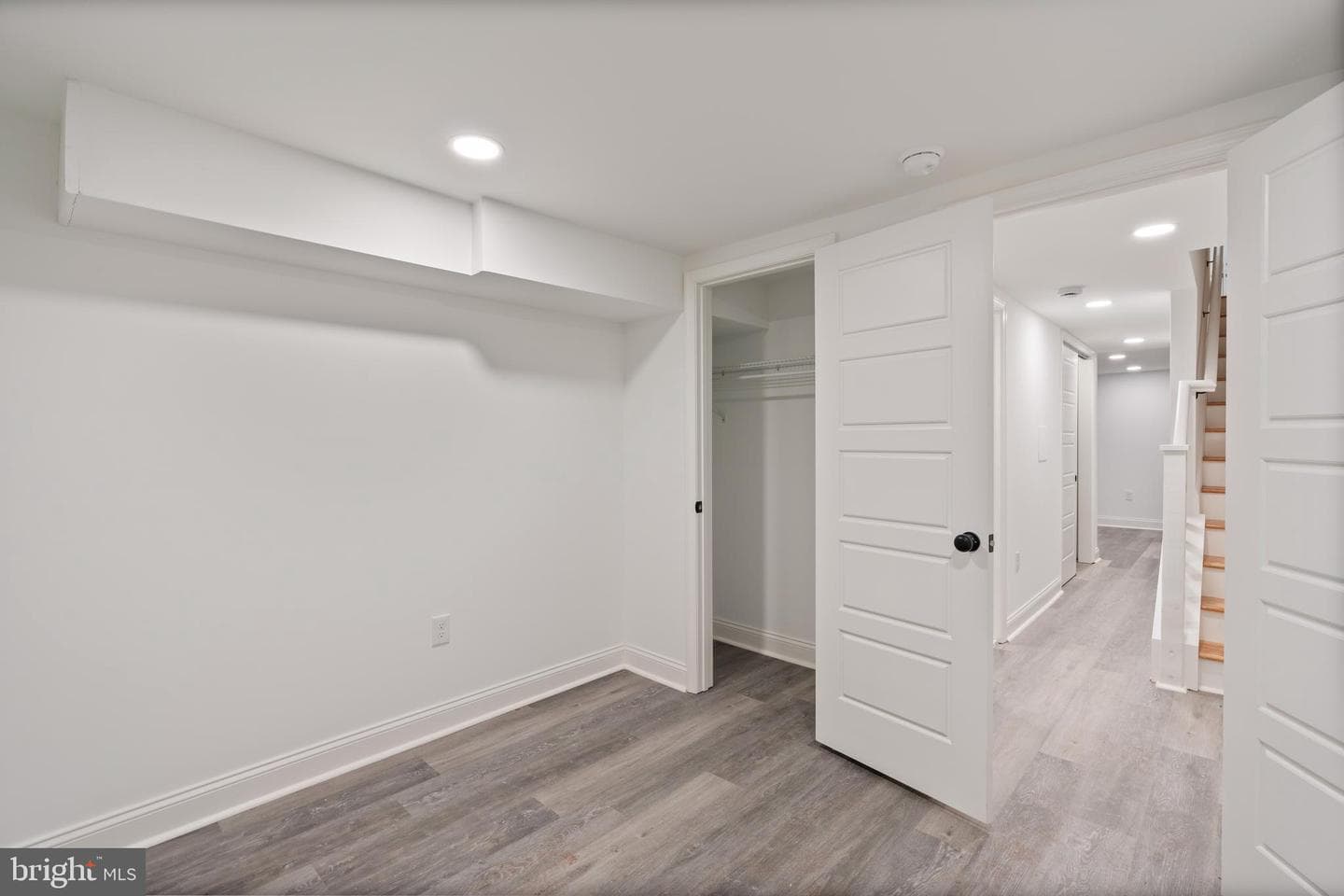 1352 Andre Street photo 24