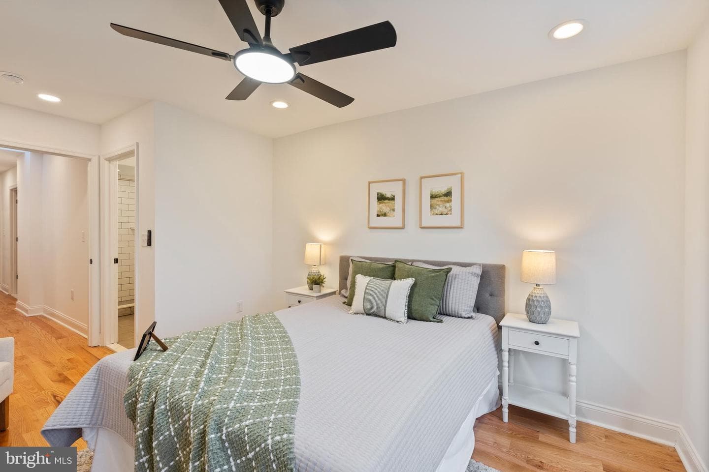 1352 Andre Street photo 36