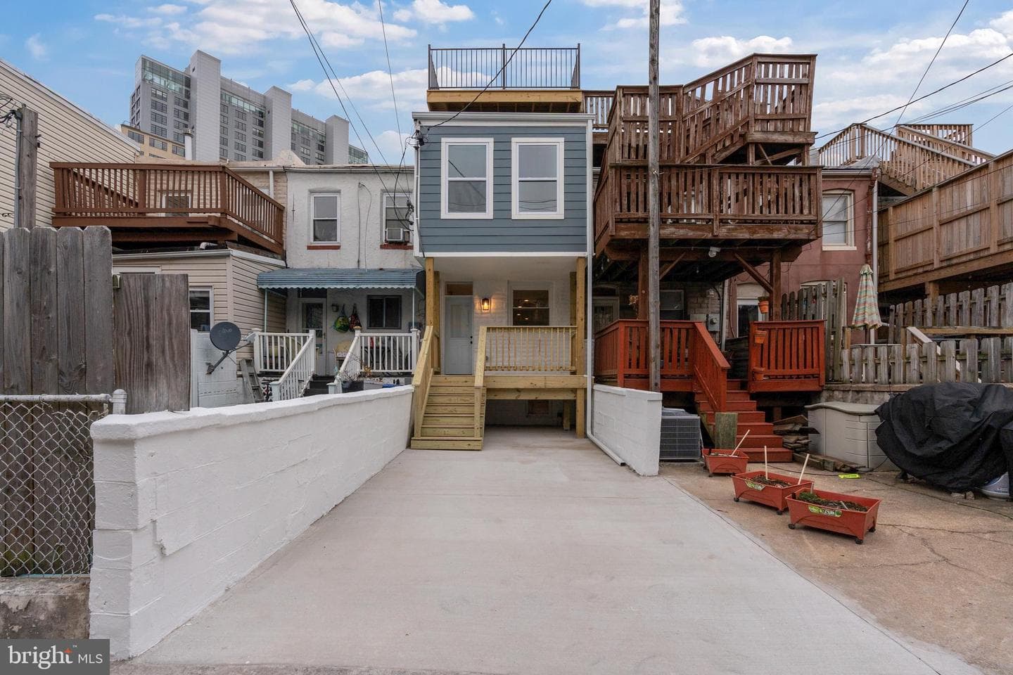 1352 Andre Street photo 44
