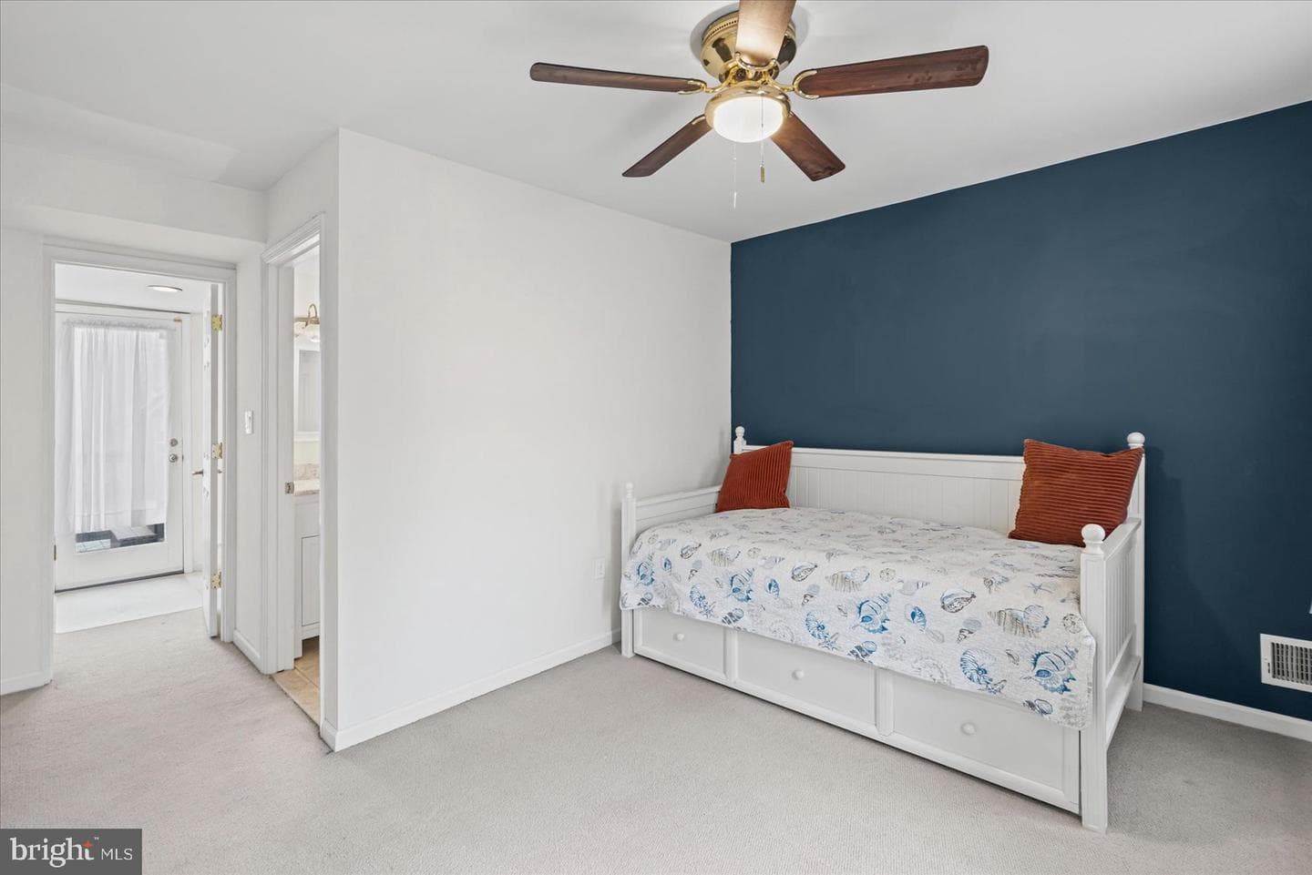 2208 E Lombard Street photo 23