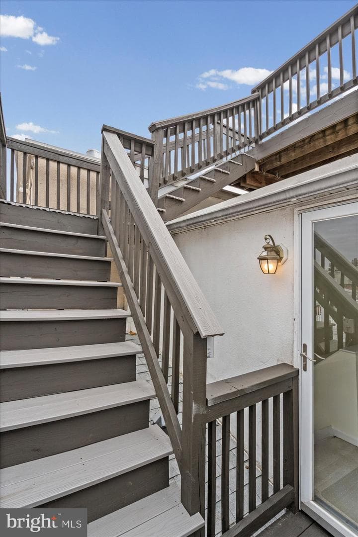 2208 E Lombard Street photo 28