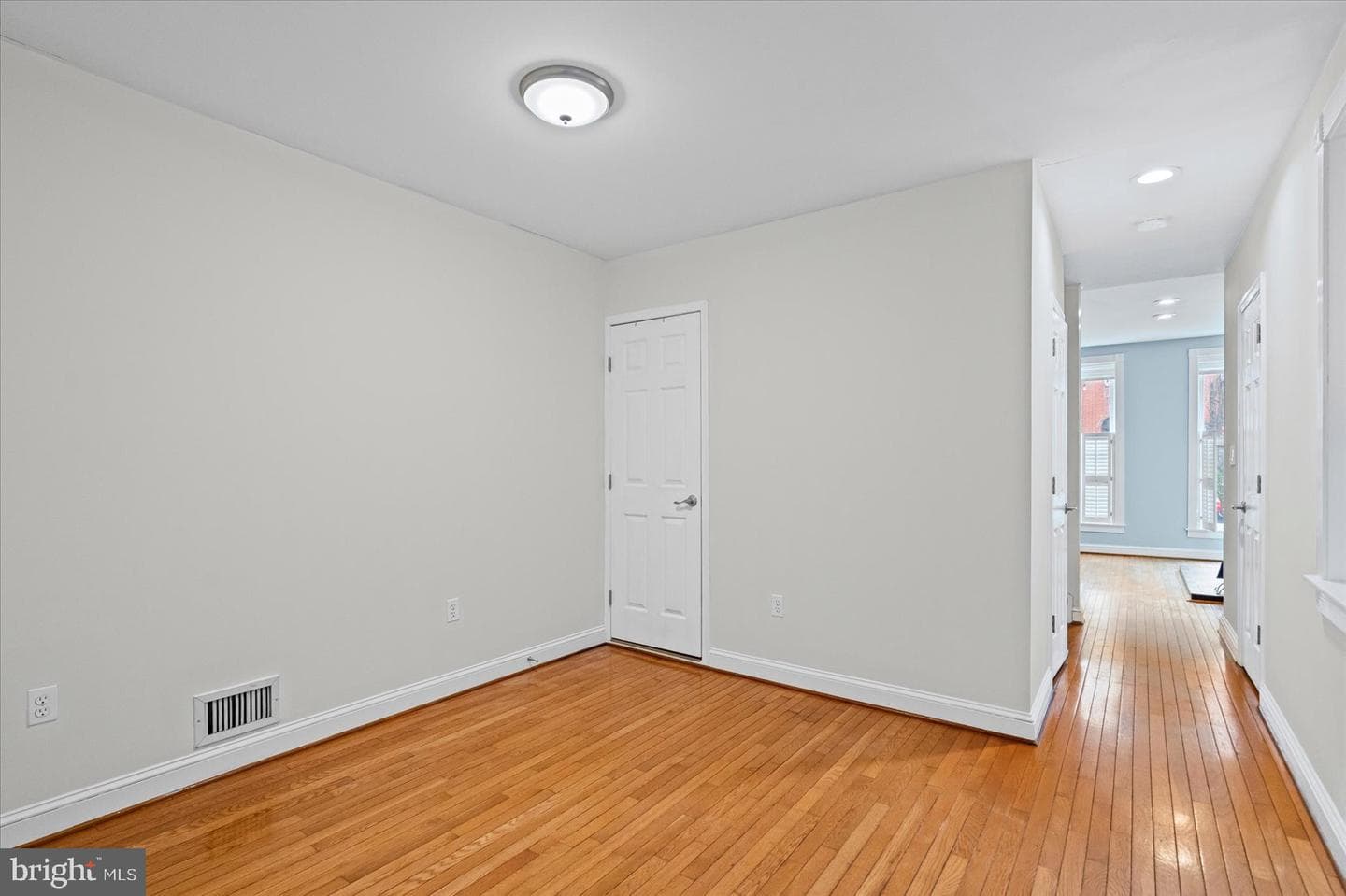 2208 E Lombard Street photo 6