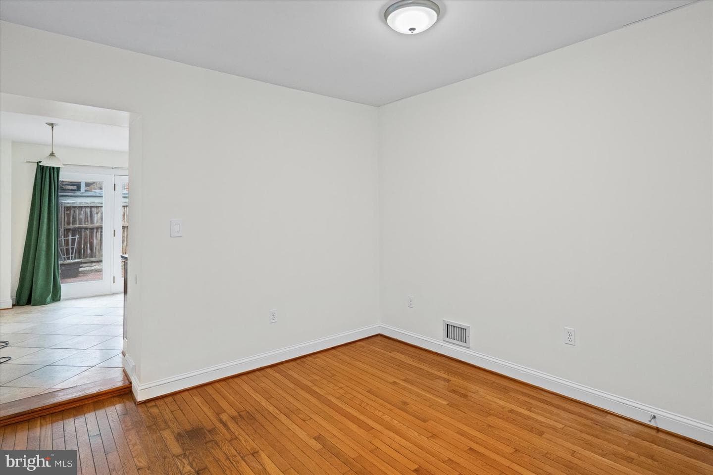 2208 E Lombard Street photo 7
