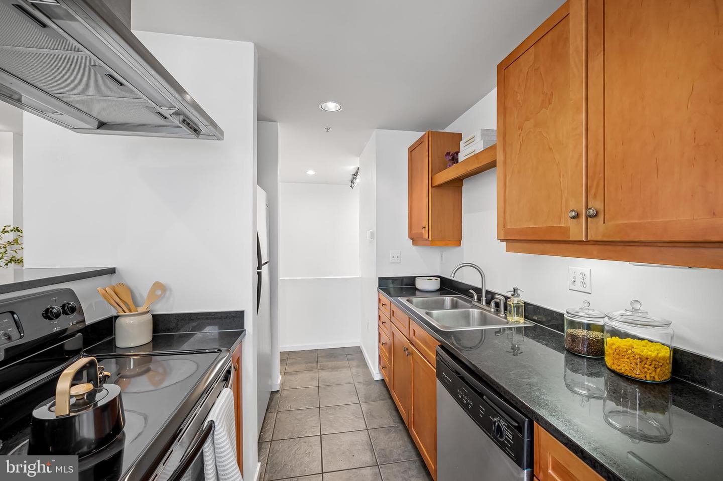 1211 Light Street #103 photo 7
