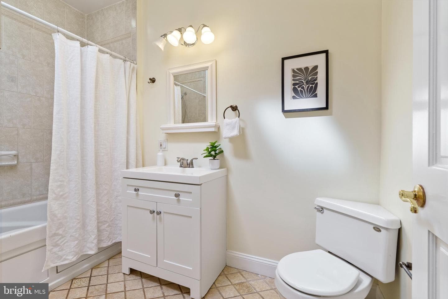 643 S Curley Street photo 21