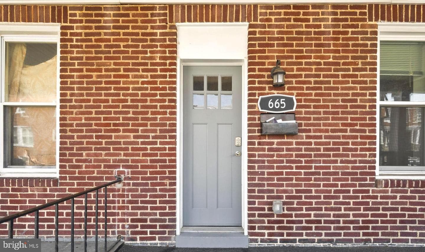 665 Dumbarton Avenue, Baltimore