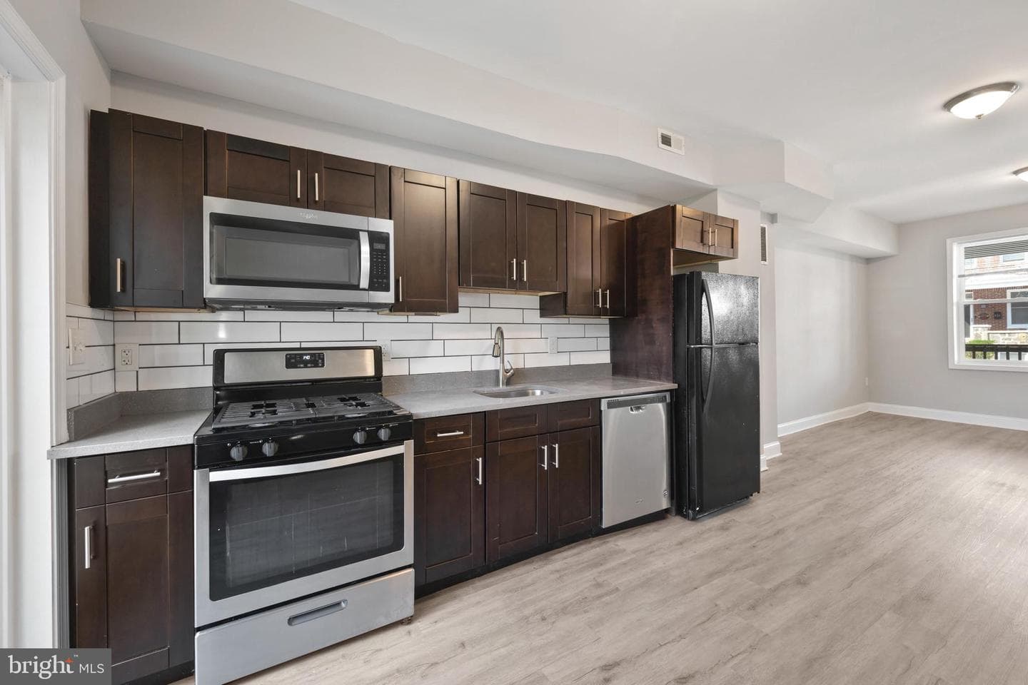 665 Dumbarton Avenue photo 14