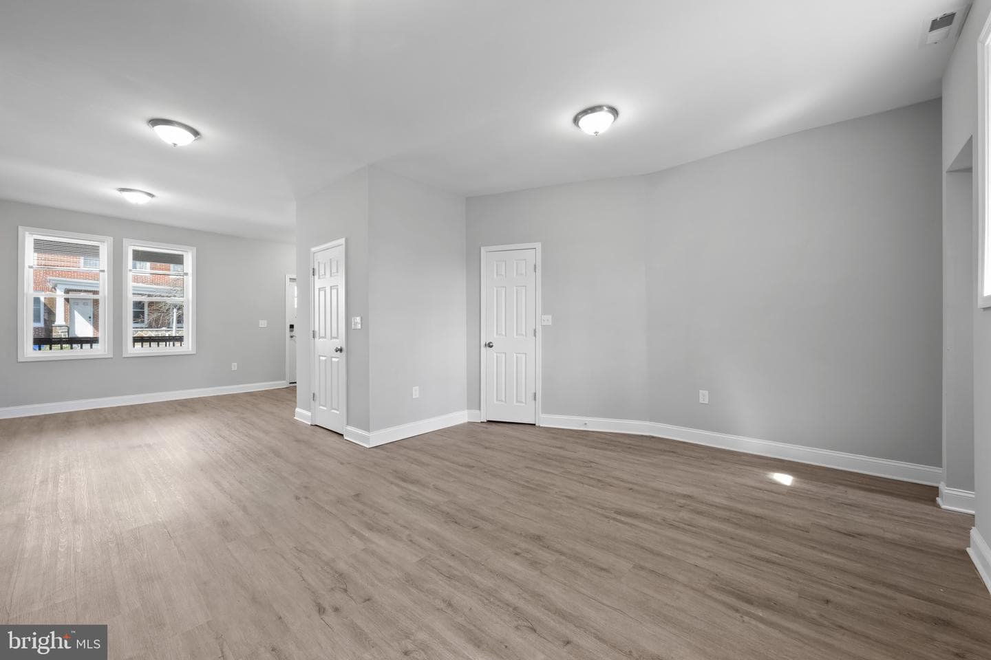 665 Dumbarton Avenue photo 9