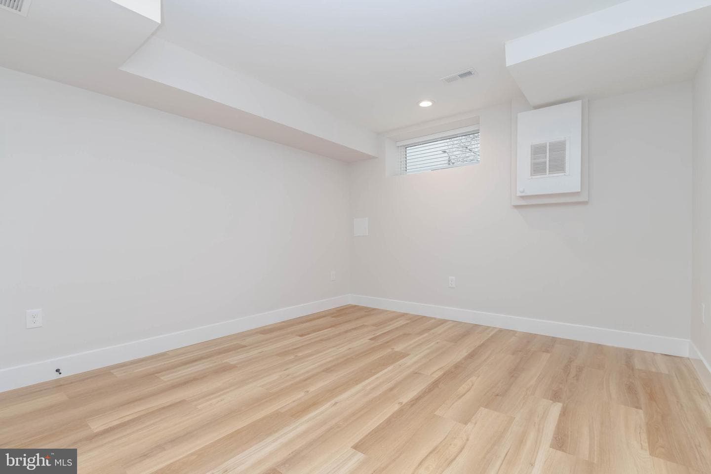 704 S Conkling Street photo 33