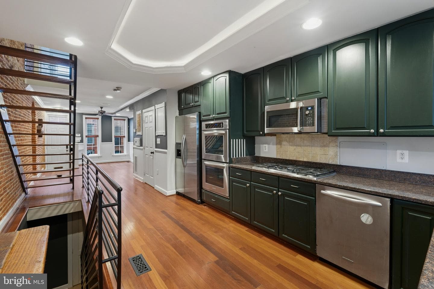 102 Burnett Street photo 10