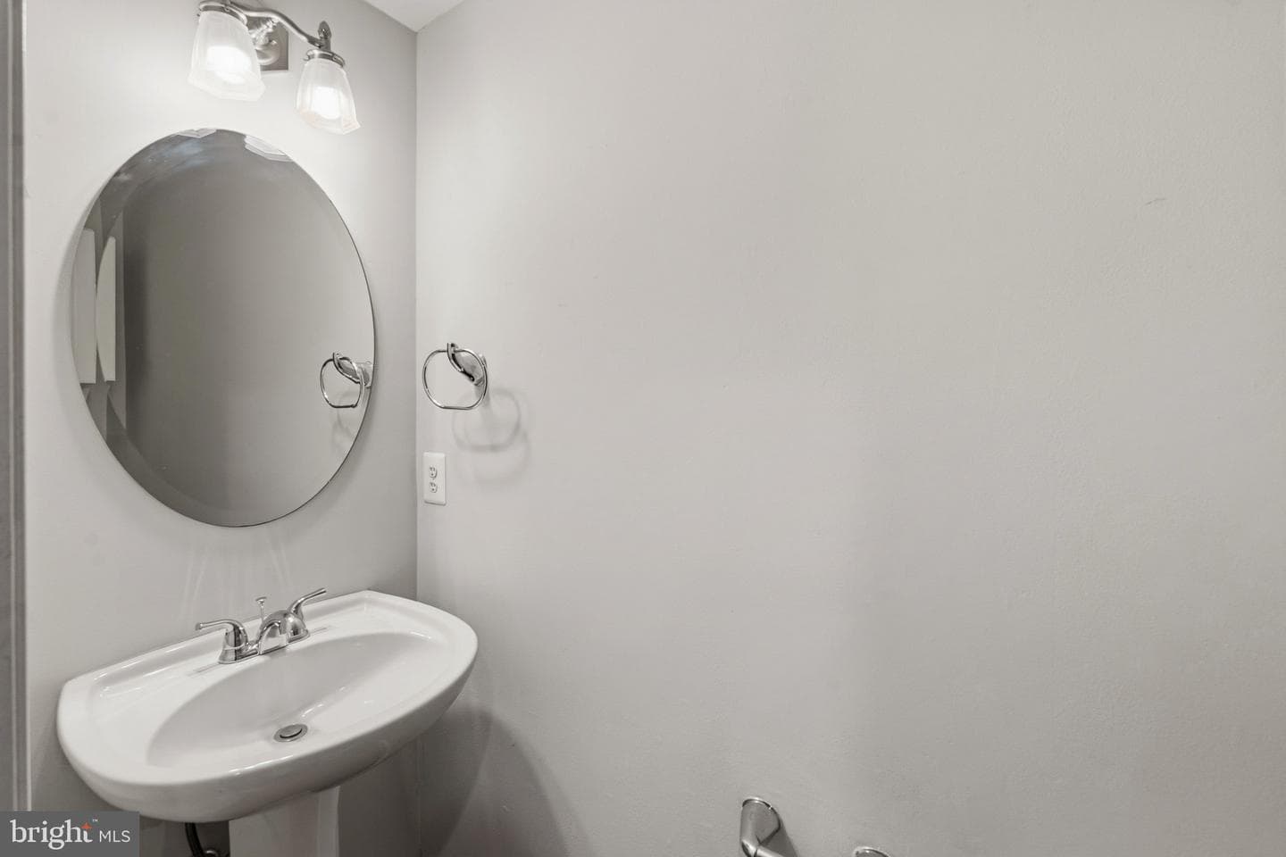 102 Burnett Street photo 12