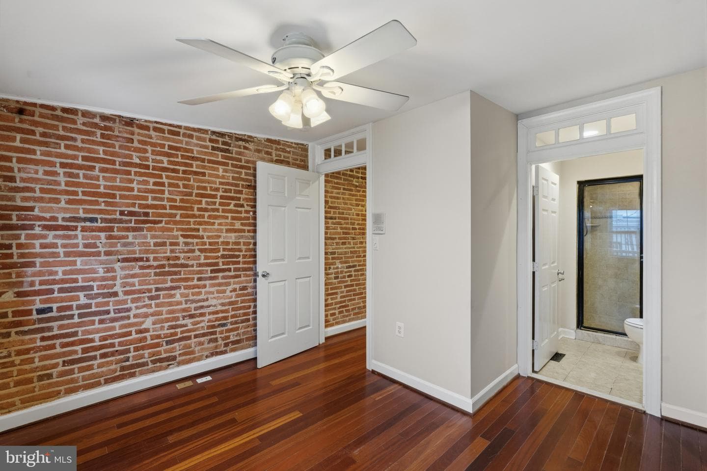102 Burnett Street photo 14