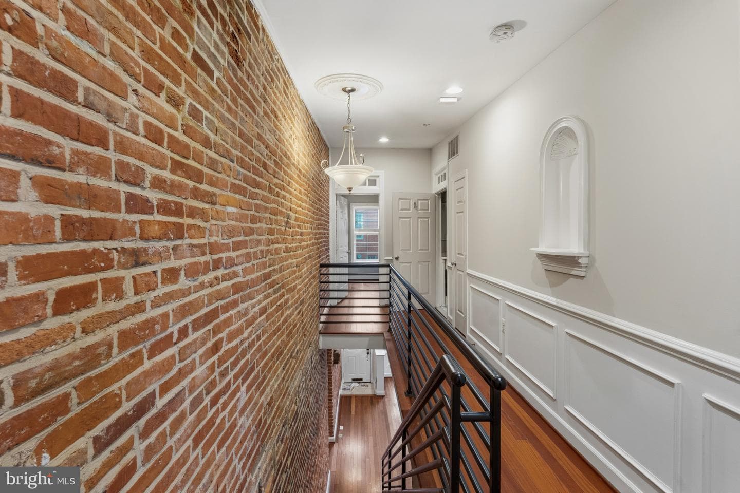 102 Burnett Street photo 16