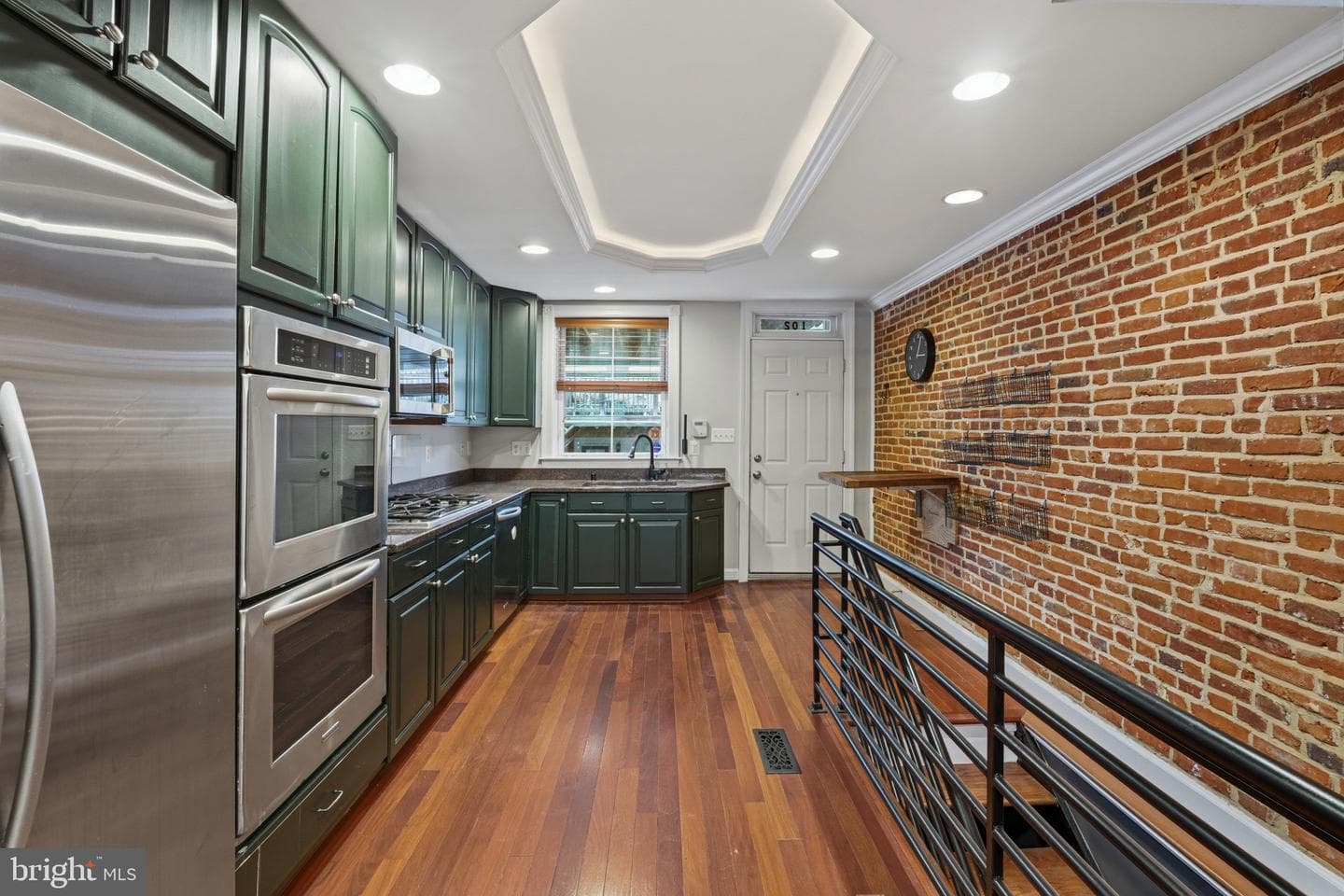 102 Burnett Street photo 9