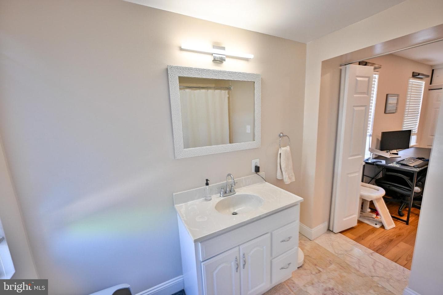 2540 Fleet Street photo 41