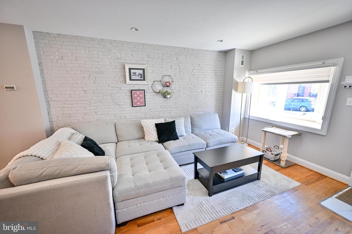 2540 Fleet Street photo 8