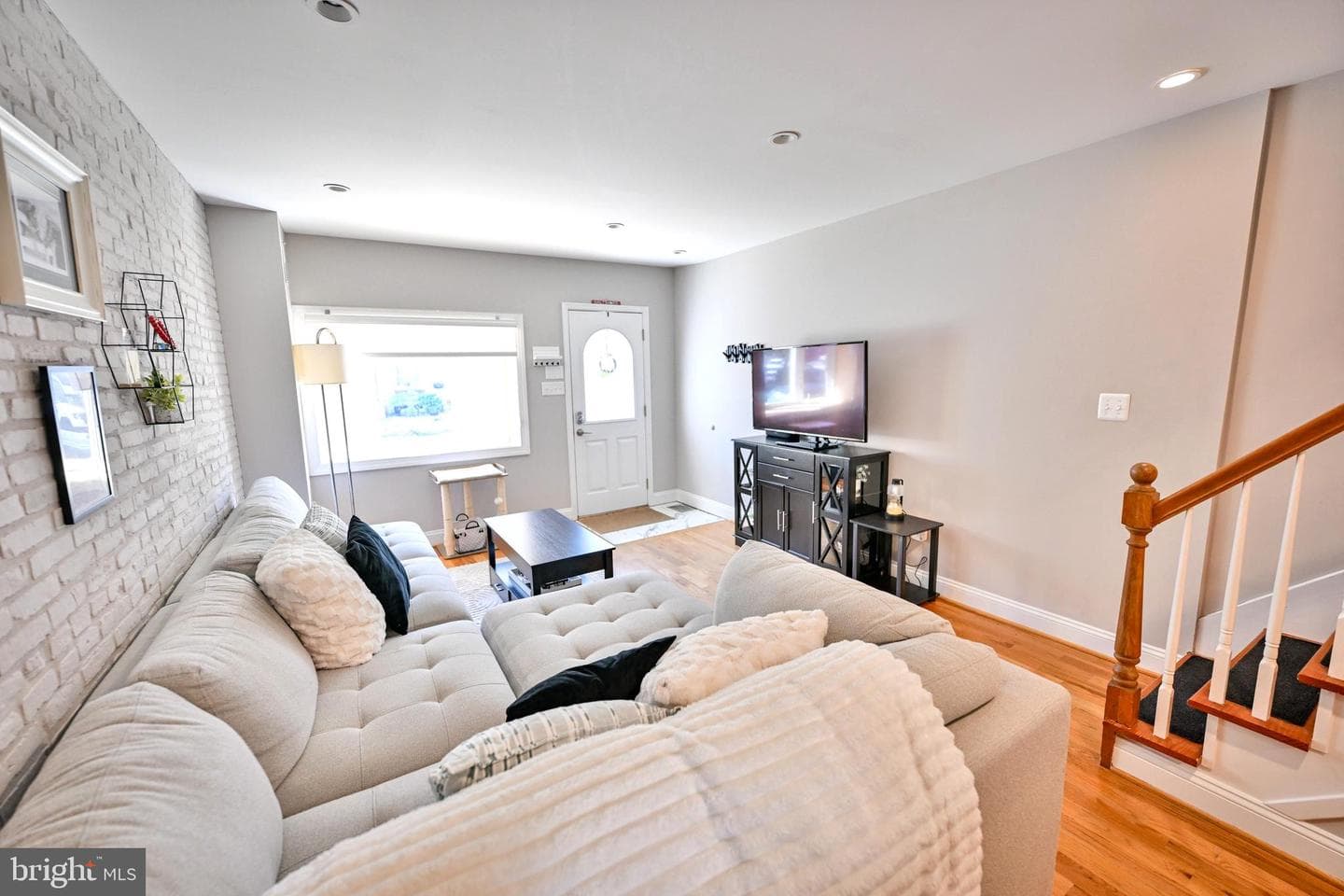 2540 Fleet Street photo 9