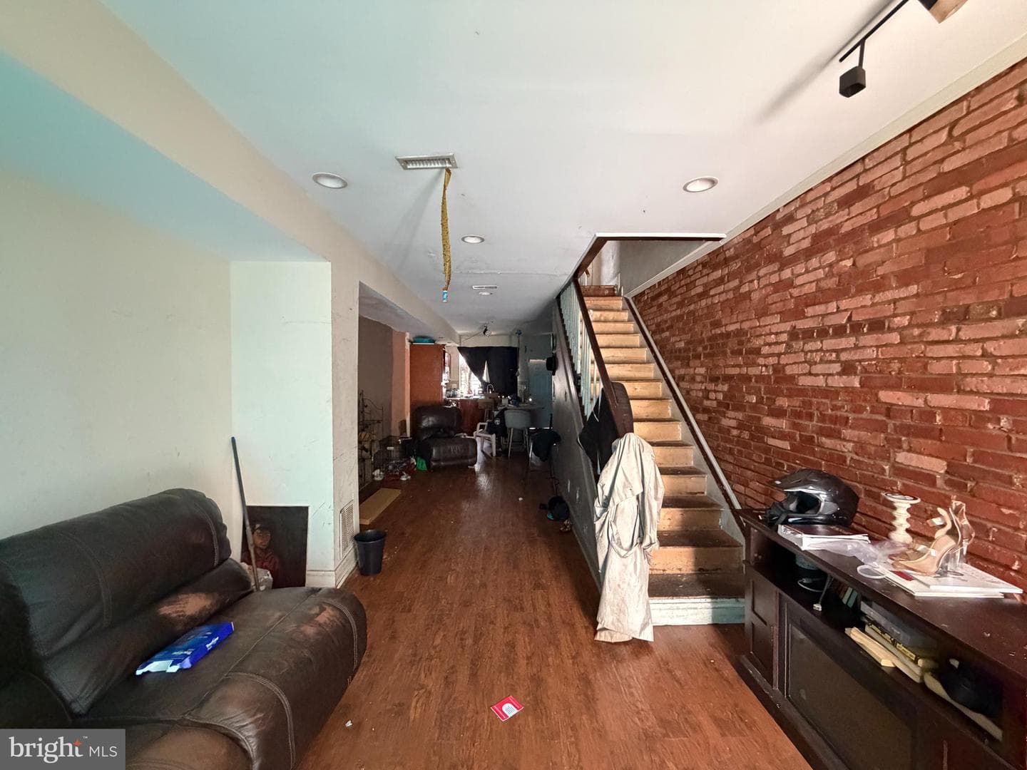 404 N Montford Avenue photo 2