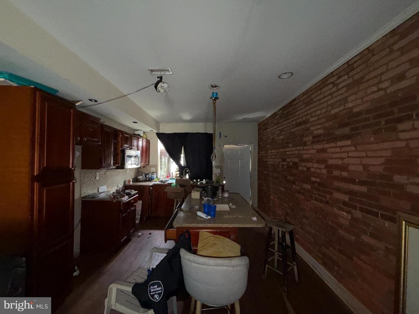 404 N Montford Avenue photo 5